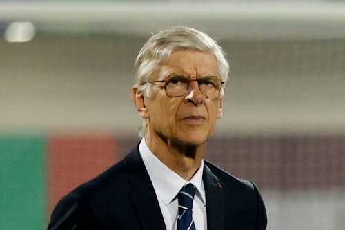 Luật việt vị mới của Wenger được sử dụng ở giải chuyên nghiệp