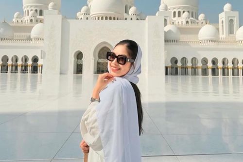 Cô gái Việt 'tháo chạy' khi mảnh tên lửa nổ tung trên bầu trời Dubai