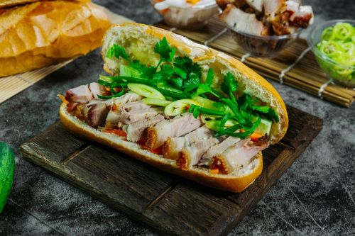 Tiệm bánh mì heo quay ở TP.HCM trước khi khiến 22 người ngộ độc