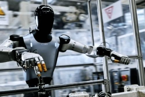 Xiaomi cho robot hình người 'thực tập' tại nhà máy