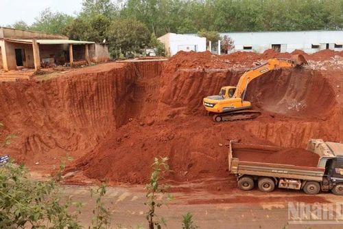 Sẽ di dời 8 hộ dân nguy cơ sạt lở cao ở Đồng Nai