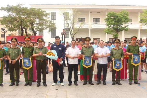 Công an thành phố Đà Nẵng tổ chức Giải bóng chuyền nam 'Mừng Đảng - mừng Xuân'