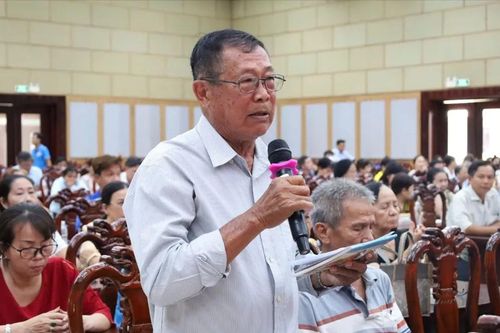 Cử tri kiến nghị gỡ vướng đất đai, khai thác dư địa để phát triển