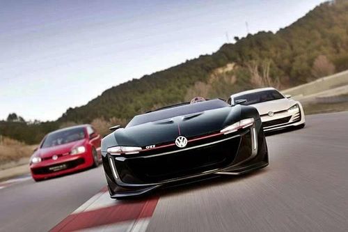 Volkswagen kỷ niệm 50 năm GTI với loạt ôtô độc lạ 'nhất quả đất'