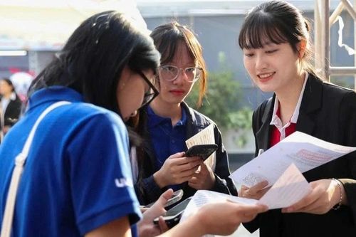 Nhiều trường đại học công bố tăng học phí năm 2026 ở mức 5–10%