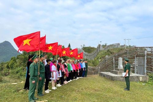 'Tiết học biên cương' góp phần bồi đắp tình yêu Tổ quốc cho thế hệ trẻ
