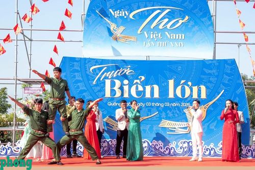 Ngày thơ lan tỏa tình yêu biển, đảo, động viên ngư dân vươn khơi bám biển
