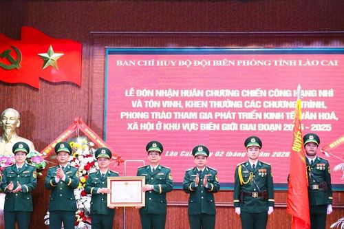 Bộ đội Biên phòng Lào Cai đón nhận Huân chương Chiến công hạng Nhì