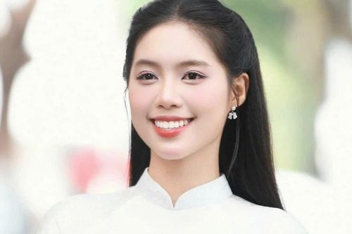 Á hậu Châu Anh: 'Rất khó để chọn top 10 Gương mặt trẻ Việt Nam tiêu biểu'