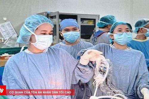 Người đàn ông mắc đồng thời hai ung thư