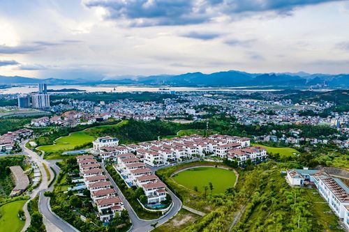 Lãi suất vọt lên 13-14%, doanh nghiệp địa ốc lo thị trường 'sốc nhiệt'