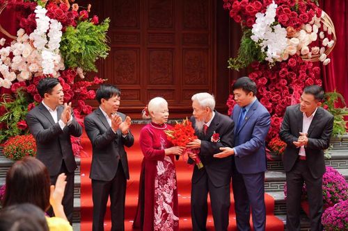 Vợ chồng U90 ở Hưng Yên kỷ niệm 70 năm bên nhau, con cháu rơi nước mắt