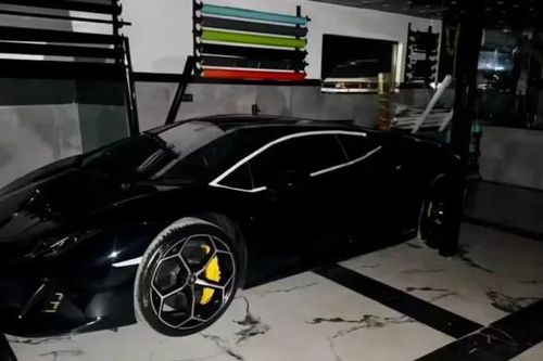 Siêu xe Lamborghini Huracan bị tạm giữ vì nghi làm giả giấy tờ trốn thuế