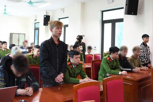 Triệu tập nhóm đối tượng chém lìa cánh tay người đi đường