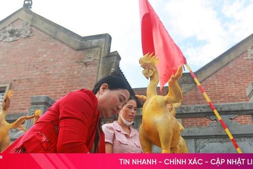 Độc đáo 'phi đội gà bay' trên mâm cúng ngày rằm ở Hà Tĩnh