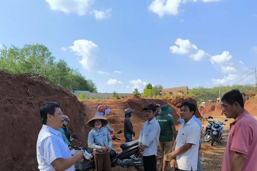 Đồng Nai xử lý tình trạng nhà dân 'treo cao' sau hạ cốt nền đường ĐT.753