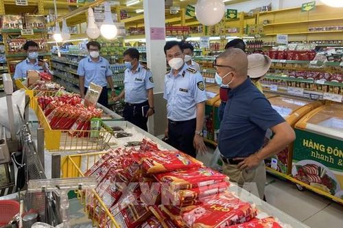 Các địa phương 'không khoan nhượng' với buôn lậu, hàng giả