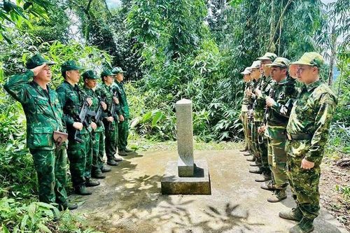 Trọn tình nơi biên giới