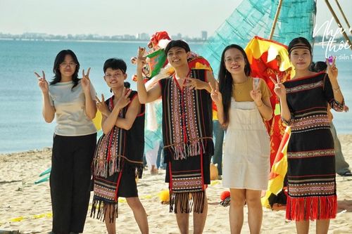 Phát triển công nghiệp văn hóa từ điện ảnh