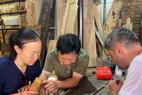 Tháng Giêng, khai hội làng nghề