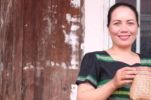 Tìm cách tiêu thụ đồ thủ công đan lát