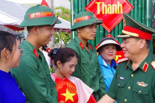 Quân khu 7 kiểm tra công tác chuẩn bị giao quân tại tỉnh Lâm Đồng