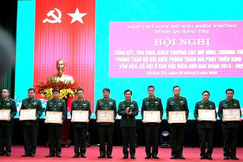 Chú trọng công tác đối ngoại biên phòng, xây dựng 'thế trận lòng dân' vững chắc