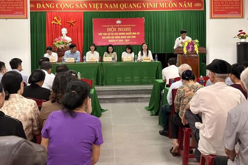 Ứng cử viên đại biểu HĐND tỉnh tiếp xúc cử tri tại xã Bắc Trạch