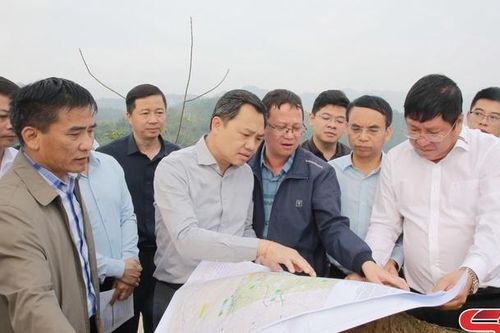 Đồng chí Chủ tịch UBND tỉnh kiểm tra thực địa các dự án giao thông trọng điểm