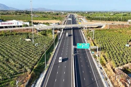 Ngày đầu thu phí hai cao tốc qua Lâm Đồng: Ghi nhận lỗi kỹ thuật, xử lý kịp thời