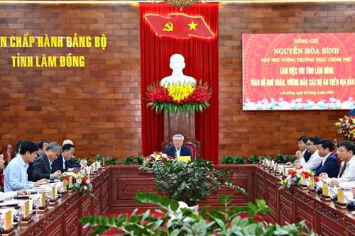 Phó Thủ tướng Thường trực Nguyễn Hòa Bình chỉ đạo gỡ vướng 359 dự án tại tỉnh Lâm Đồng
