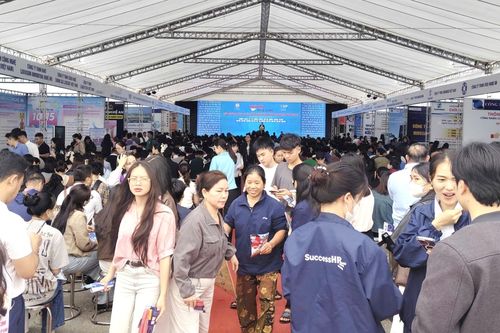Lao động miền Trung và xu thế 'ly nông, không ly hương'