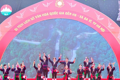 Xã Ba Vì khai mạc Lễ hội Tản Viên Sơn Thánh