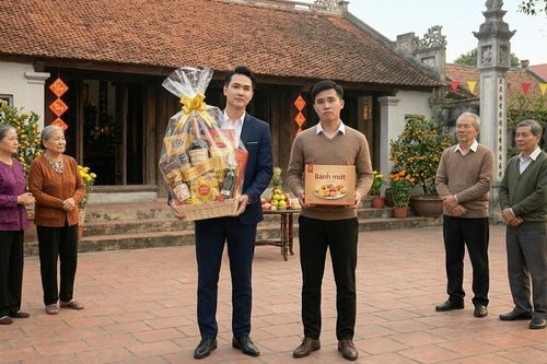 Của ít làm gì có lòng nhiều, Tết về quê con cháu nào biếu quà to mới được quý