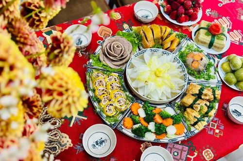 Mâm cúng Rằm tháng Giêng giá vài trăm nghìn đồng, đẹp mãn nhãn, nhiều món ngon, tiện lợi được chị em thi nhau đặt hàng