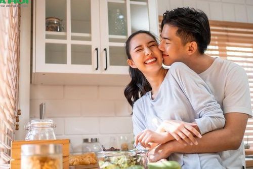 Con gái thích nghe câu tỏ tình nào nhất? 4 lời nói tưởng đơn giản mà khiến nàng 'đổ gục'