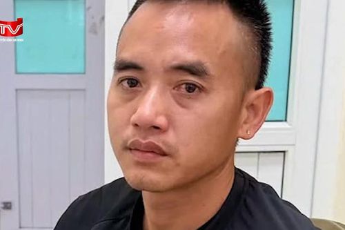 Thông tin mới vụ xe ô tô bán tải tạt đầu xe máy chở theo trẻ nhỏ
