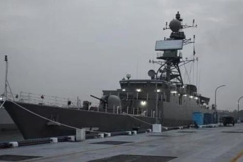 Sri Lanka cử đội cứu hộ sau khi nhận được tín hiệu cầu cứu từ tàu khu trục Iran