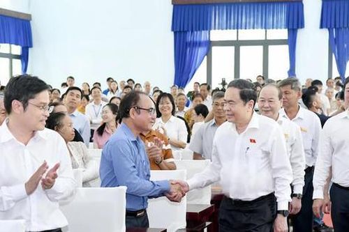Chủ tịch Quốc hội Trần Thanh Mẫn tiếp xúc cử tri TP Hồ Chí Minh