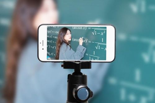 Giáo viên đăng vlog, bán hàng TikTok như KOL