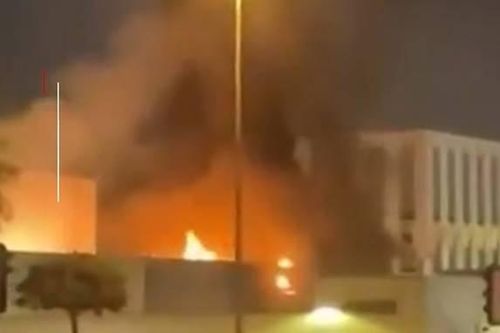 Lãnh sự quán Mỹ tại Dubai bốc cháy, nghi vì drone Iran