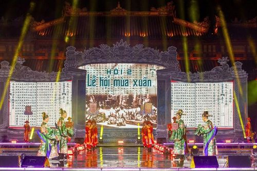 Tái hiện bức tranh đời sống Kinh đô Huế thế kỷ XIX qua thơ ca