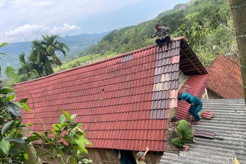 Quảng Ngãi khẩn trương khắc phục hậu quả lốc xoáy, sớm ổn định đời sống nhân dân