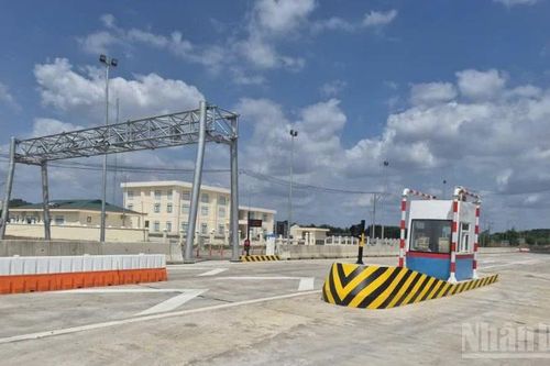 Thu phí 5 đoạn cao tốc bắc-nam: Hơn 4,4 tỷ đồng trong ngày đầu