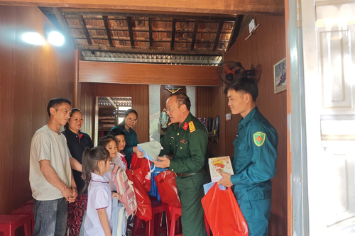 Tấm lòng bộ đội, dân quân xã Đắk Sắk