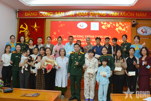 Trao yêu thương đến các bệnh nhân có hoàn cảnh khó khăn