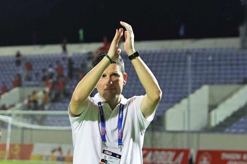 HLV Vũ Tiến Thành thay HLV Gerard Albadalejo ở Ninh Bình FC