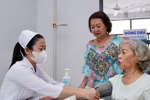 Hoàn thiện mạng lưới chăm sóc sức khỏe từ cơ sở