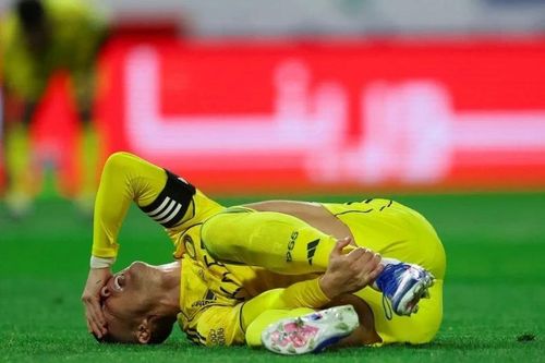 Ronaldo chấn thương nặng