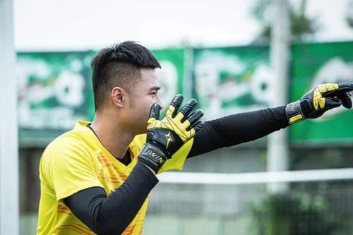 Cựu thủ môn U23 Việt Nam có bến đỗ bất ngờ